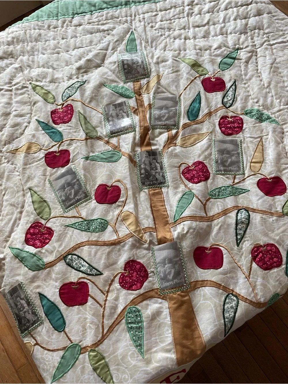 NWOT Family Tree Photo Quilt